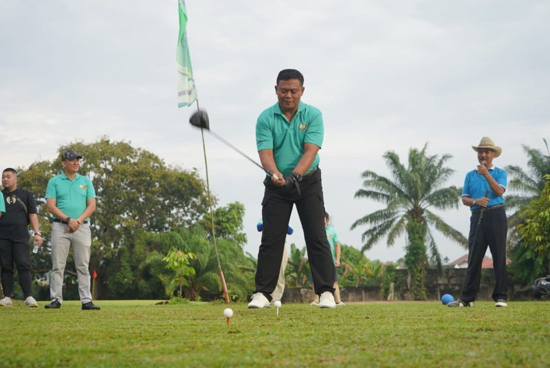 Danrem 042/Gapu Gelar Tournament Friendly Golf (Penremgapu)
