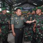 Kasad Jenderal TNI Dr. Dudung Abdurachman saat mengunjungi Batalyon Infanteri (Yonif) 512/QY (DISPENAD)