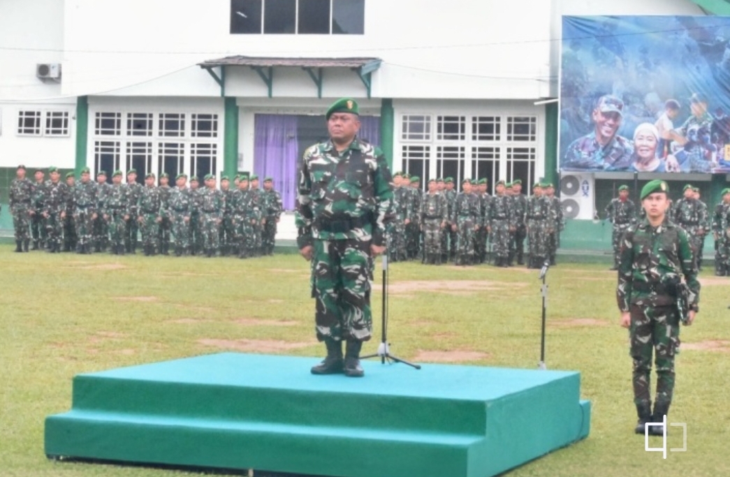 Pimpin Upacara  Bendera Bulanan, Kasrem 042/Gapu Bacakan Amanat Panglima TNI